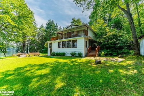 1019 Classic Lane, Algonquin Highlands, ON, K0M1S0 | Card Image