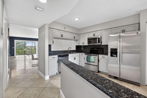 401-2206 S Cypress Bend Dr, Pompano Beach, FL, 33069-5631 | Card Image