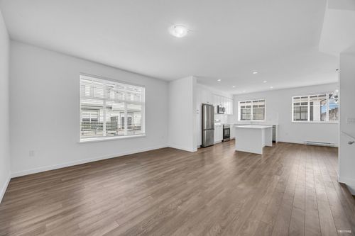 72-15487 99a Ave, Surrey, BC, V3R0G9 | Card Image