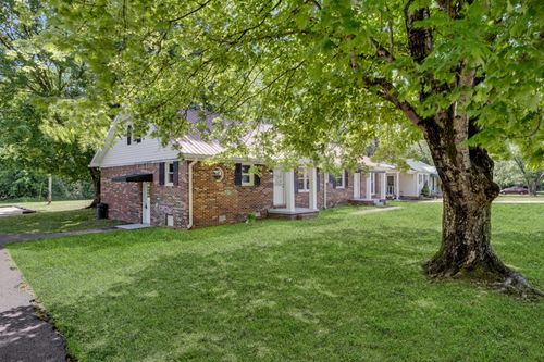 160 Magnolia St, Camden, TN, 38320-1248 | Card Image