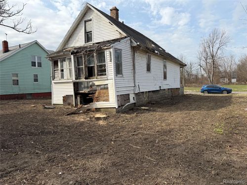 5784 Garland St, Detroit, MI, 48213-3331 | Card Image