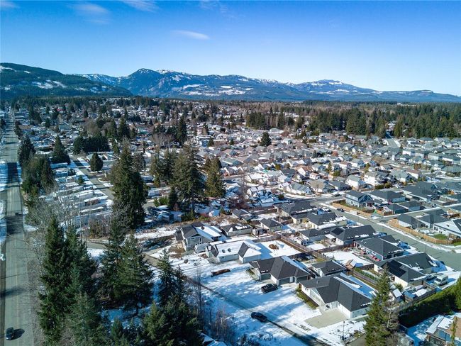 2876 Carlisle Lane, House other with 3 bedrooms, 2 bathrooms and 4 parking in Cumberland BC | Image 49