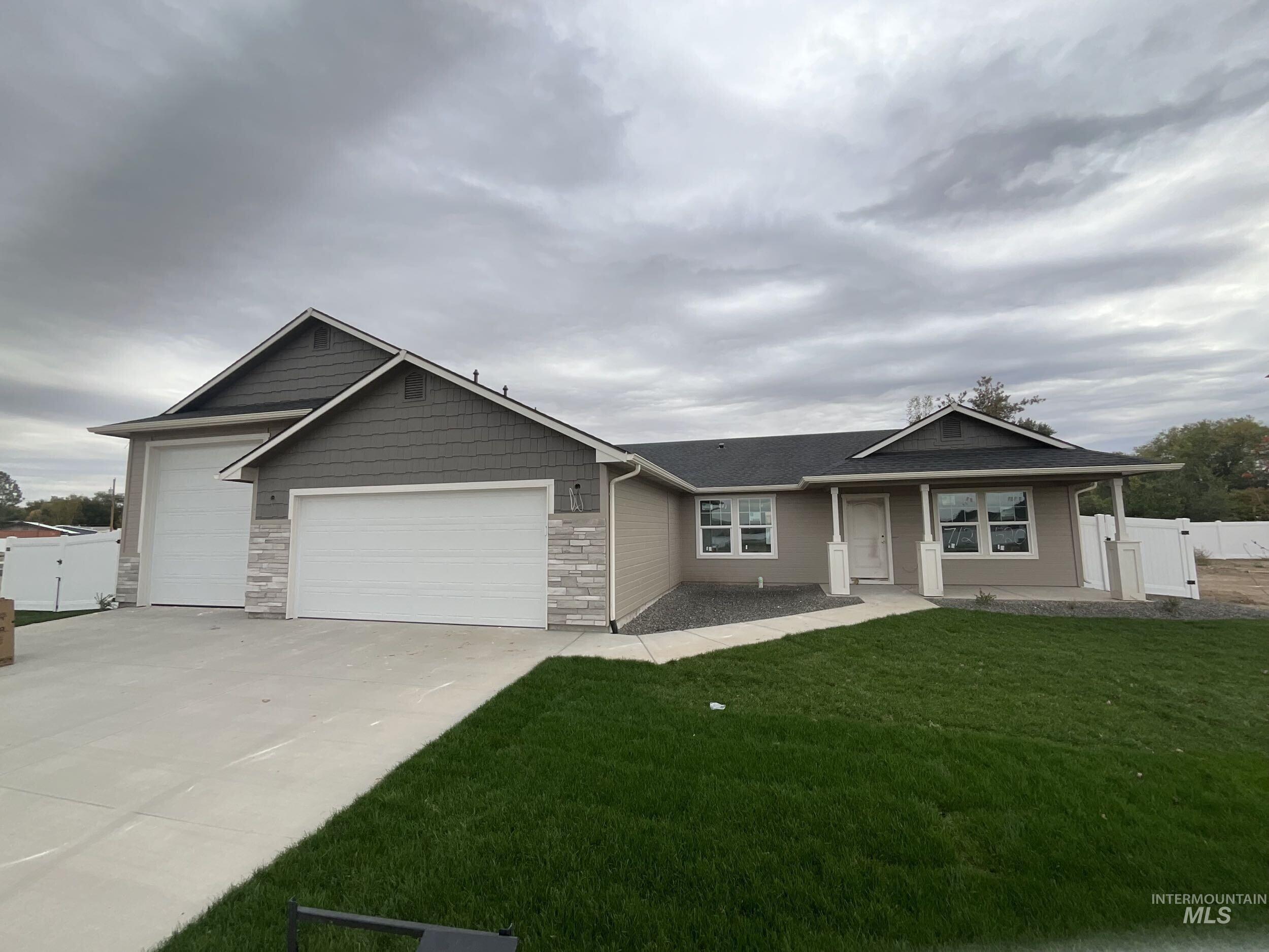 Bobcat St, Fruitland, ID 83619