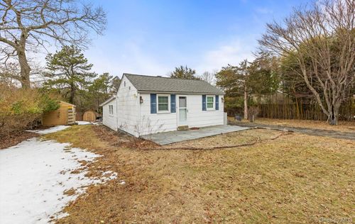 902 Old Medford Avenue, Brookhaven, NY, 11763 | Card Image