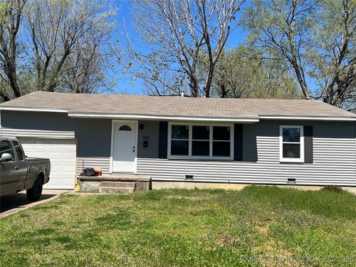 727 E 33rd St N, Tulsa, OK, 74106-1944 | Card Image