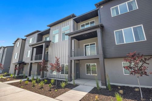 447-486 S 700 W, American Fork, UT, 84003-4306 | Card Image