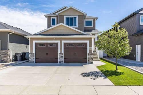 597 Somerside View Se, Medicine Hat, AB, T1B0R1 | Card Image