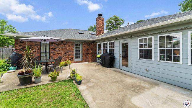 201 Larkspur Ln, House other with 3 bedrooms, 2 bathrooms and null parking in Wake Village TX | Image 6