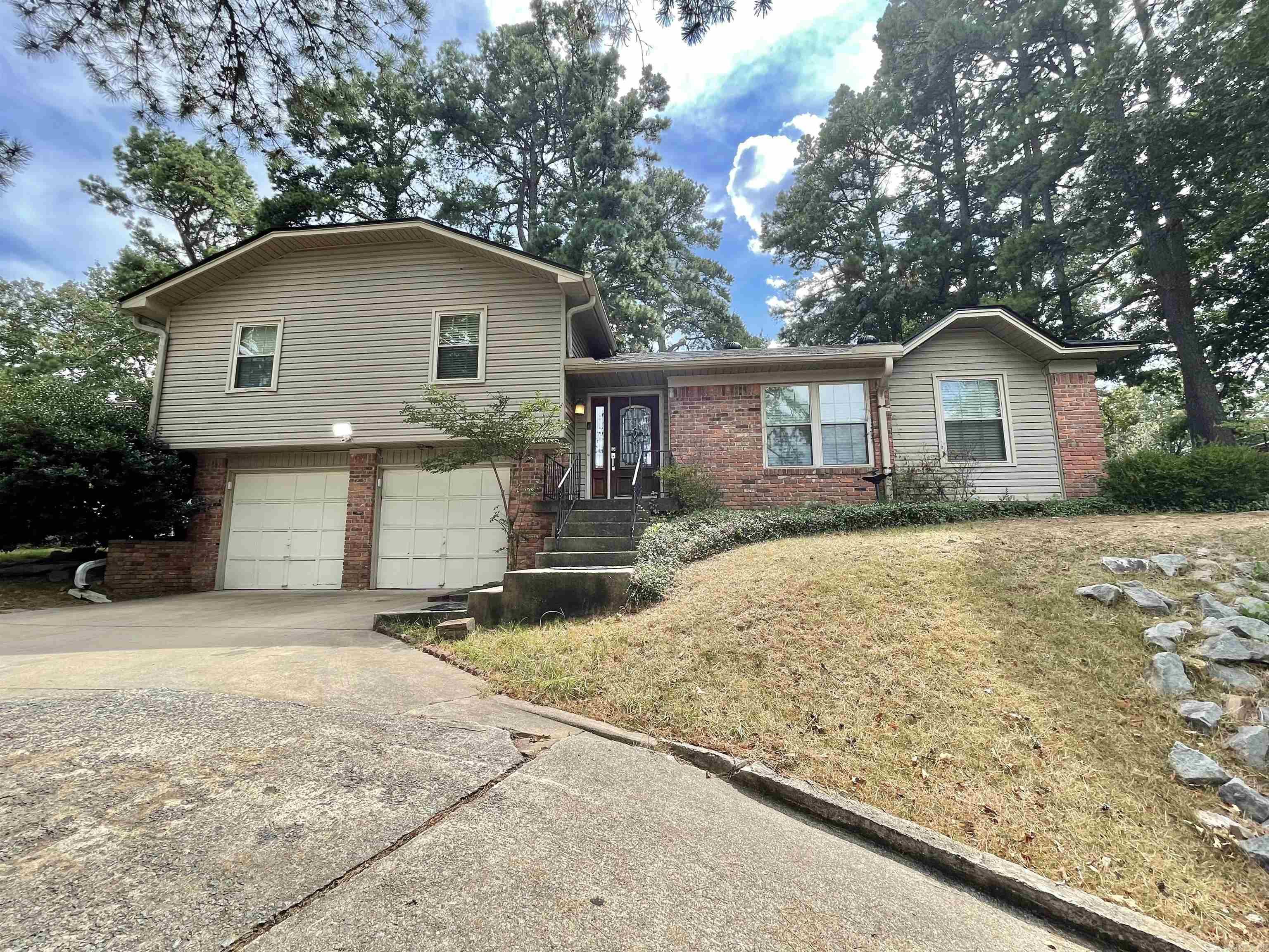 Bainbridge Dr, Little Rock, AR 72212