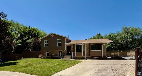 536 N Sundance Cir, Vernal, UT, 84078-3643 | Card Image