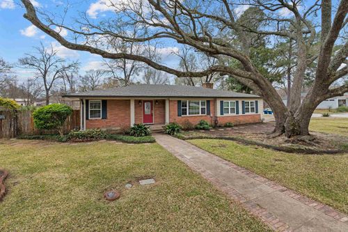 1300 Woodlawn, Kilgore, TX, 75662 | Card Image