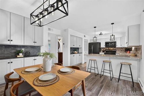 208-1662 Herault Pl, Saint Louis, MO, 63125-2623 | Card Image
