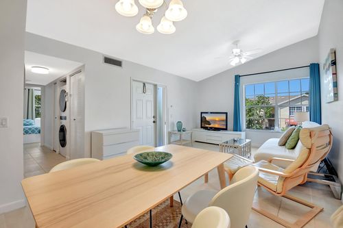 621 Waterside Dr, Hypoluxo, FL, 33462-6165 | Card Image