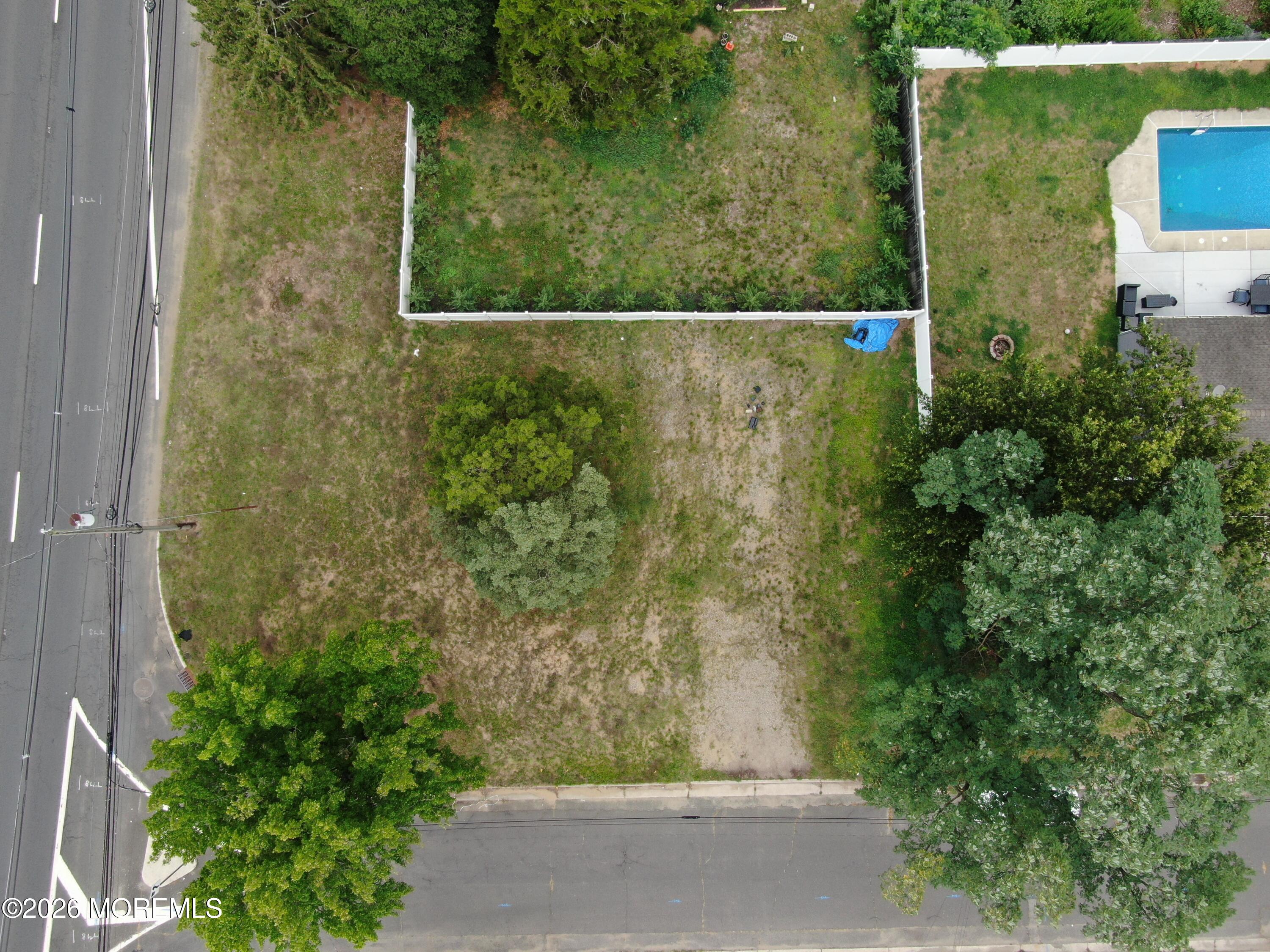 Land in North Middletown