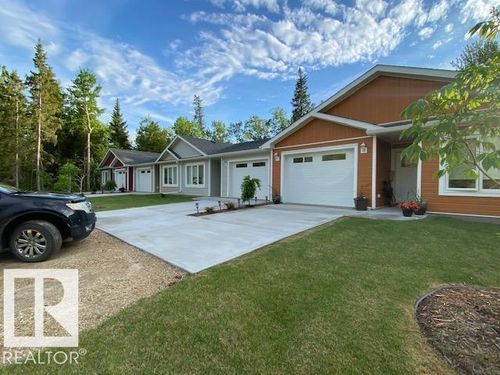 5038 49 St, Neerlandia, AB, T0G1R0 | Card Image