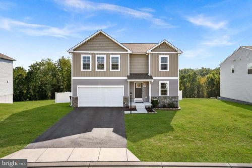 417 Eurasian Dr, BUNKER HILL, WV, 25413-1713 | Card Image