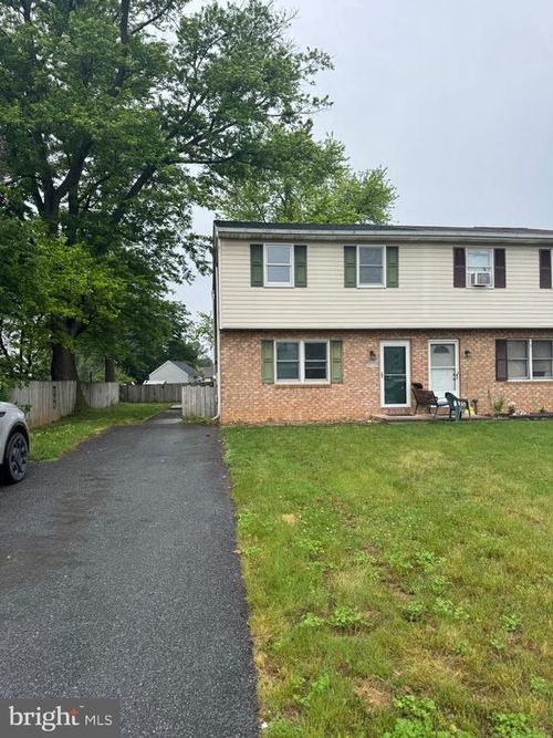 471 S Market Ave, MOUNT JOY, PA, 17552-2713 | Card Image