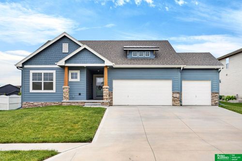 11211 Cove Hollow Drive, Papillion, NE, 68046 | Card Image