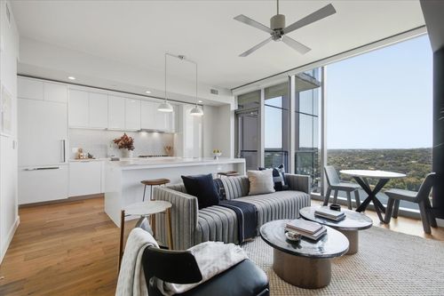 1811-44 East Avenue, Austin, TX, 78701 | Card Image