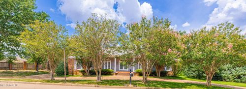 100 Rolling Meadows Dr, Jackson, MS, 39211-3035 | Card Image