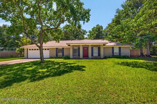 1301 Churchill Dr, Ocean Springs, MS, 39564-3301 | Card Image