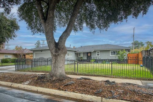4052 E Farrin Ave, Fresno, CA, 93726-5231 | Card Image