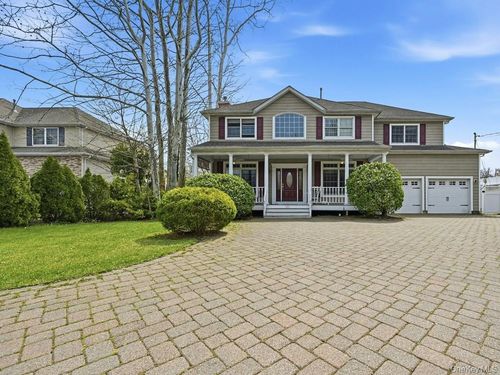 20 E Main St, Huntington, NY, 11743-2813 | Card Image