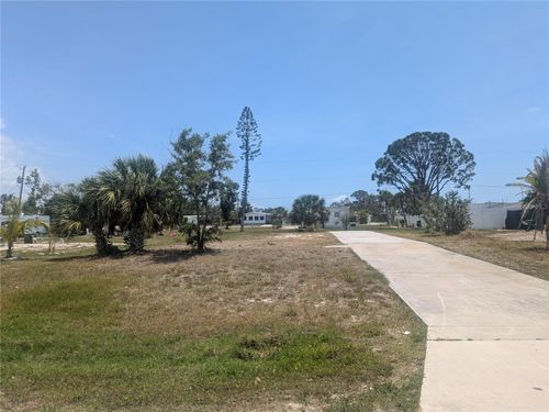 2035 Laurel Ave, Grove City, FL, 34224-9020 | Card Image