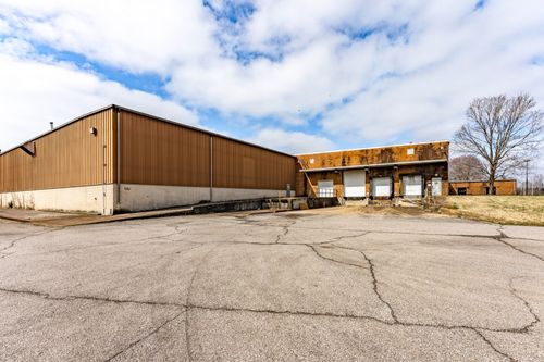 200 Universal Dr, Centerville, TN, 37033-9701 | Card Image