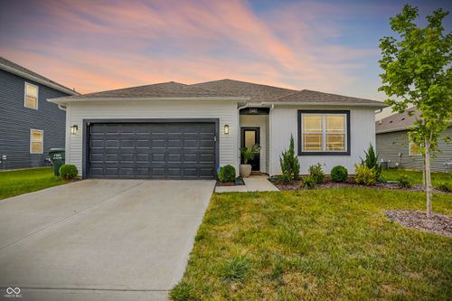 1443 Byron St, Greenfield, IN, 46140-6930 | Card Image