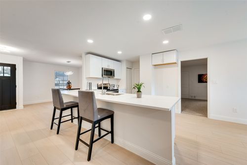 5645 Comer Dr, Fort Worth, TX, 76134-2205 | Card Image