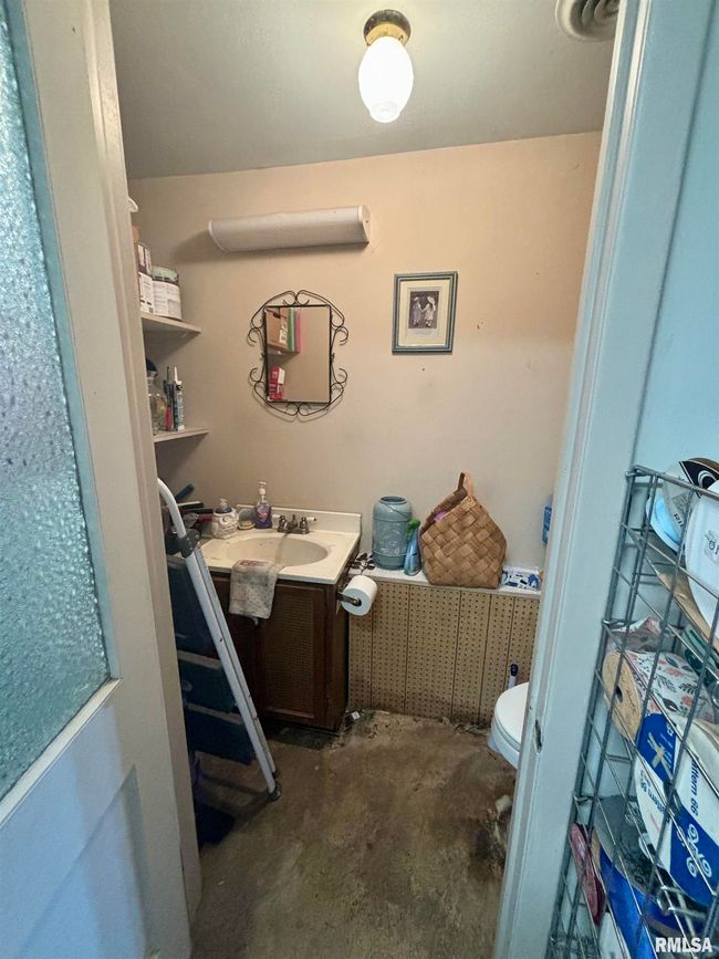 853 Main St, Home with 0 bedrooms, 0 bathrooms and null parking in Barry IL | Image 11