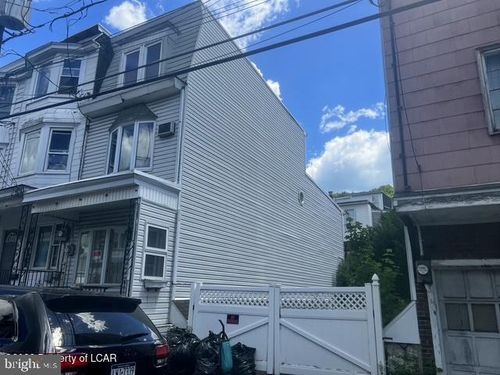 324 E Pine St, MAHANOY CITY, PA, 17948-2741 | Card Image