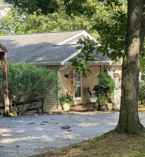 115 Black Oak Ln, Byrdstown, TN, 38549-4815 | Card Image