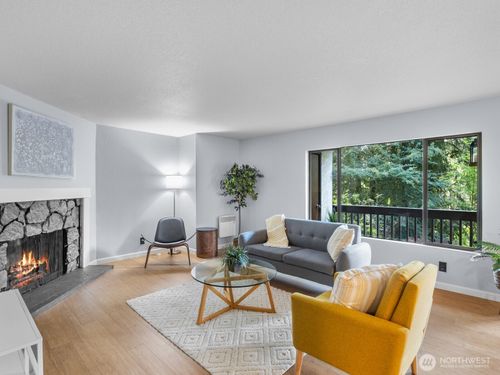 apt-101-18210 15th Ave Ne, Shoreline, WA, 98155-3825 | Card Image