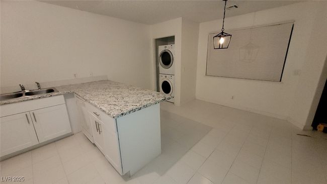 UNIT-2 - 833 Hedge Way, Townhouse with 2 bedrooms, 2 bathrooms and null parking in Las Vegas NV | Image 4