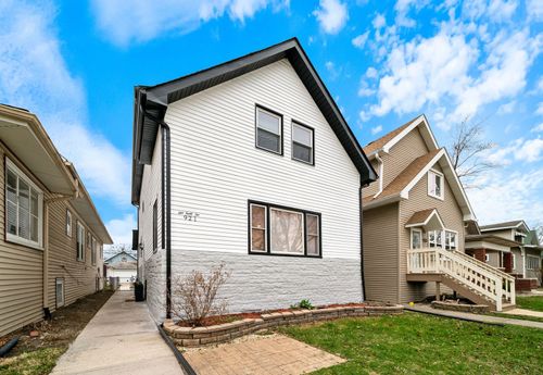 921 N Humphrey Ave, Oak Park, IL, 60302-1417 | Card Image