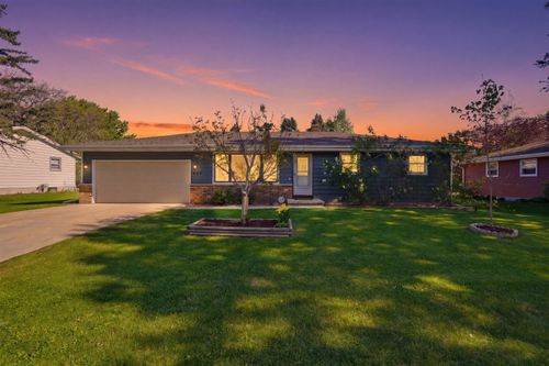 805 Miller Drive, Oregon, WI, 53575 | Card Image