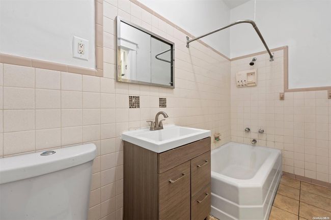 16-11 Cornelia St, Home with 7 bedrooms, 3 bathrooms and null parking in Ridgewood NY | Image 12