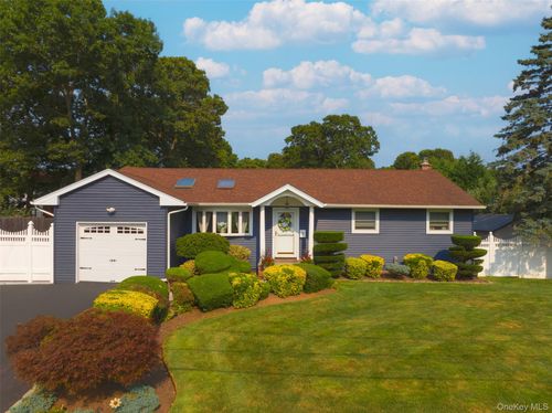 17 Bayberry Rd, Ronkonkoma, NY, 11779-4501 | Card Image