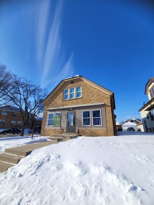 3277 S 10th St, Milwaukee, WI, 53215-4731 | Card Image