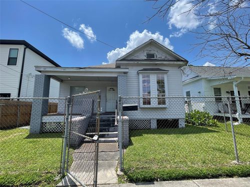 1907 Common St, Houston, TX, 77009-8413 | Card Image