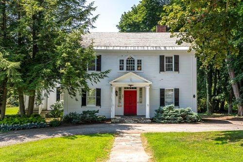 77 Monument Ave, Bennington, VT, 05201-2132 | Card Image