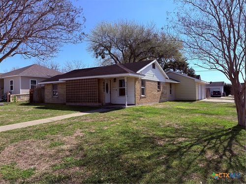 3001 E Mistletoe Ave, Victoria, TX, 77901-3128 | Card Image