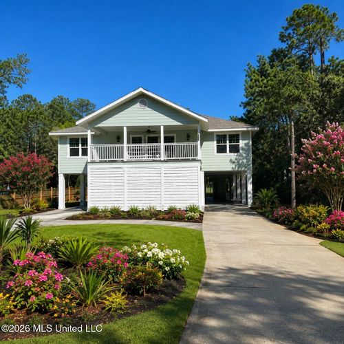 113 Forest St, Pass Christian, MS, 39571-2122 | Card Image