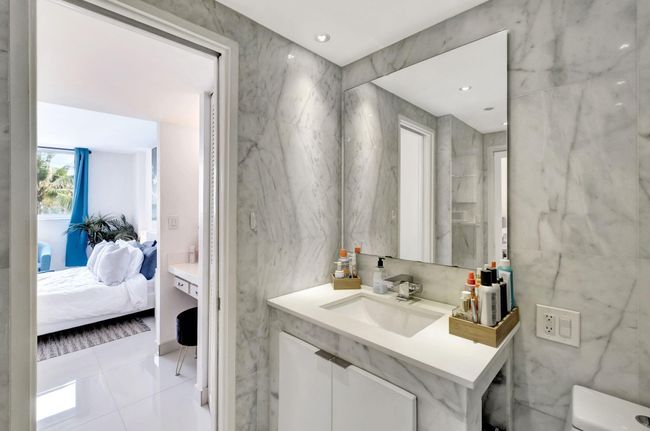 APT-220 - 401 Ocean Dr, Condo with 1 bedrooms, 1 bathrooms and null parking in Miami Beach FL | Image 14