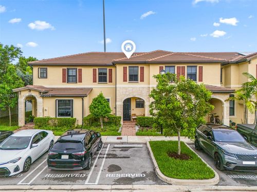 10561-10561 W 32nd Ln, Hialeah, FL, 33018 | Card Image