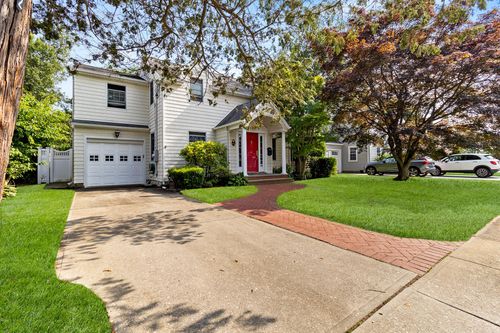 42 E Webster St, Merrick, NY, 11566-2720 | Card Image