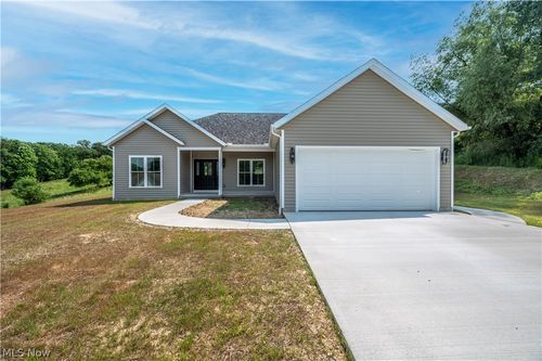 135 Hillside Dr, East Palestine, OH, 44413-9757 | Card Image