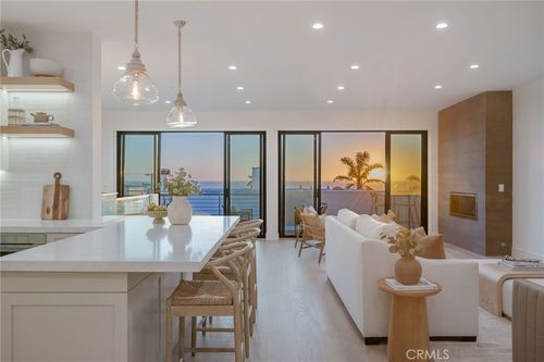 89 Bayview Dr, Manhattan Beach, CA, 90266-6561 | Card Image
